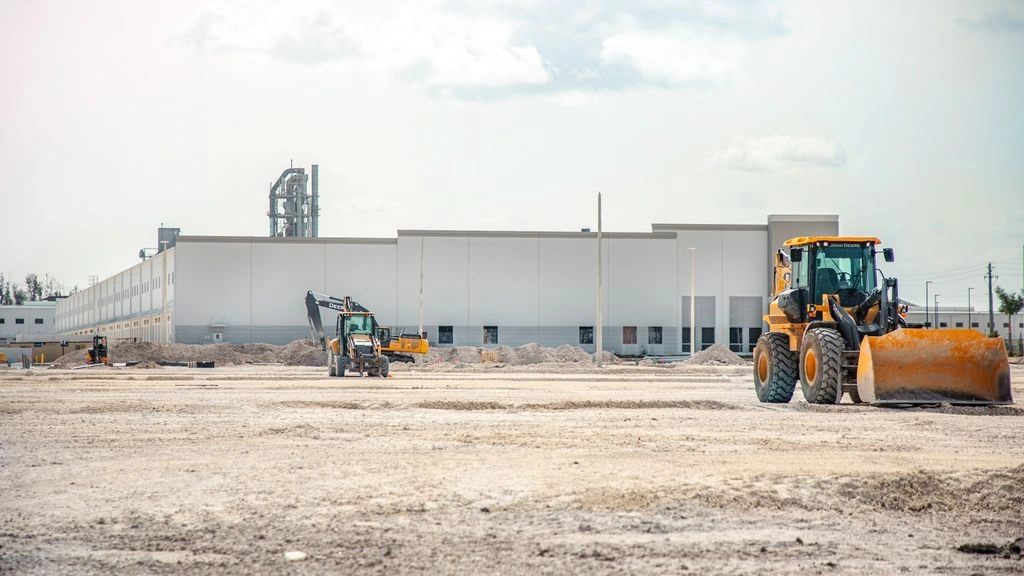Columbus Ohio warehouse stocked with factory-direct hardware SKUs